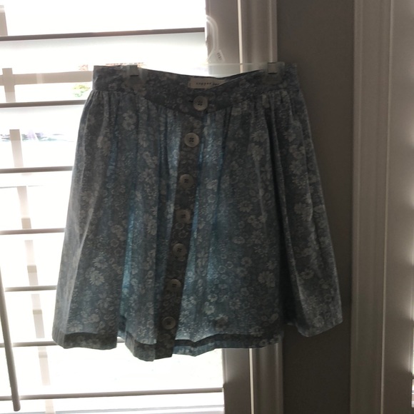 skirt - Picture 2 of 2